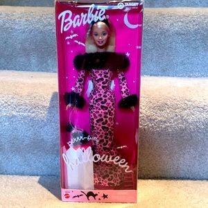 Special Edition Target perrr-fectly Halloween Barbie 2002. NEW IN BOX -unopened